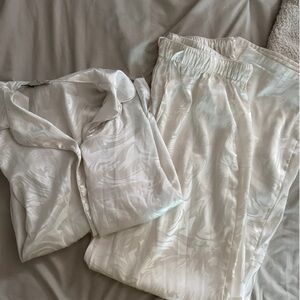 Como Sleep Women's Cream Pajama Set